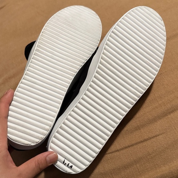 REBECCA MINKOFF
Stacey Bow Platform
Sneaker In Black - Picture 6 of 8